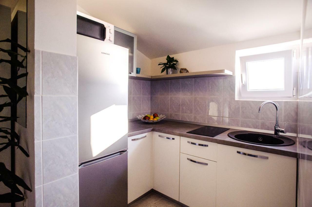 Apartments Korda - Suhi Potok Jesenice  Bagian luar foto