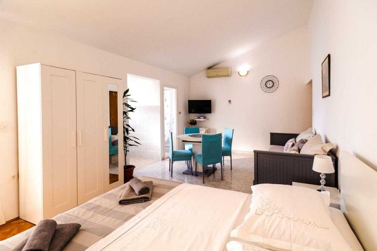 Apartments Korda - Suhi Potok Jesenice  Bagian luar foto