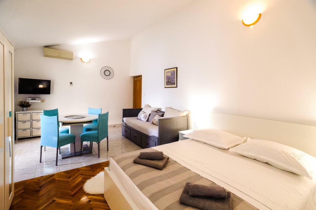 Apartments Korda - Suhi Potok Jesenice  Bagian luar foto