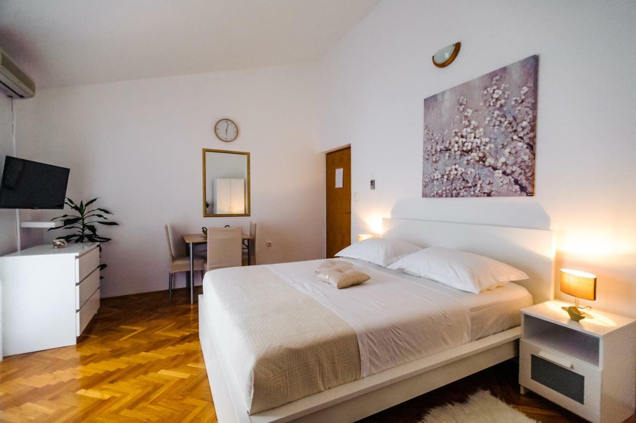 Apartments Korda - Suhi Potok Jesenice  Bagian luar foto